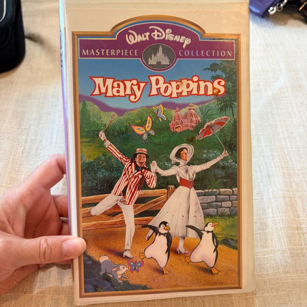 Walt Disney Masterpiece Collection Mary Poppins VHS Clamshell 1998‎ G 023-X